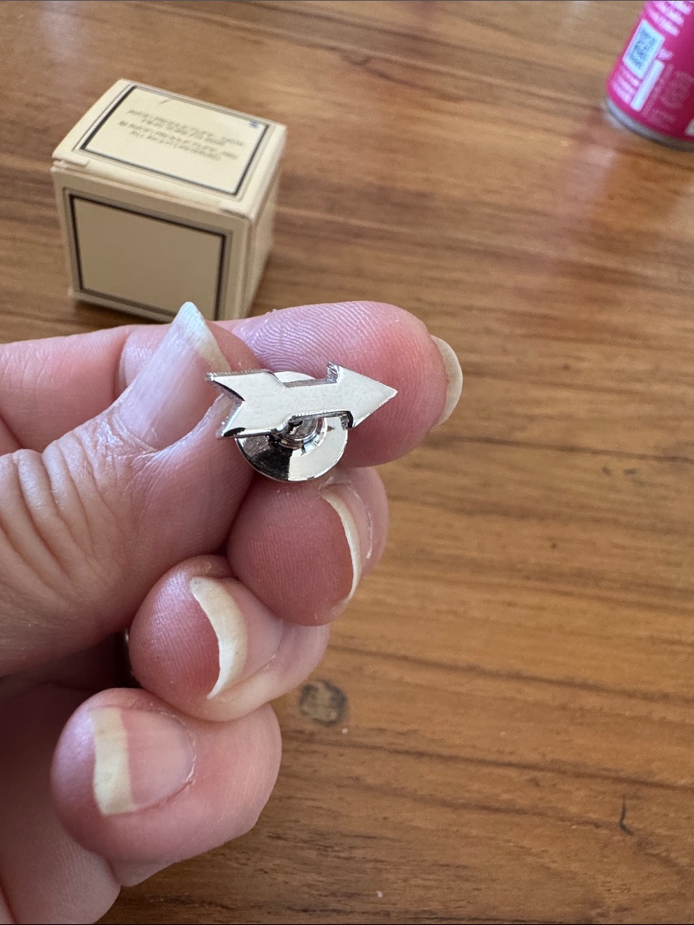 VINTAGE 1982 Avon Arrow Pin Silver Tone